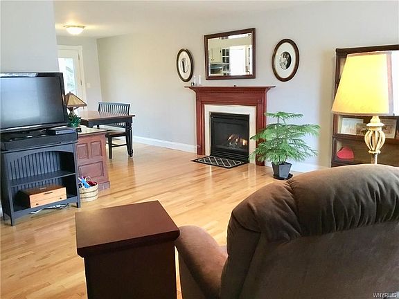 3rd image of 347 Tracey Ln