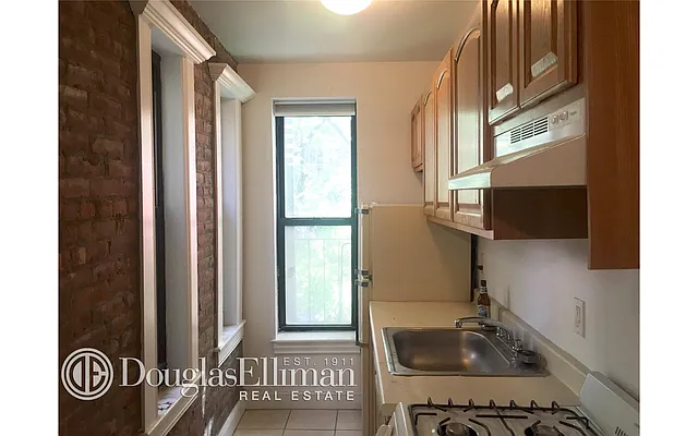 Rented by Douglas Elliman | media 16