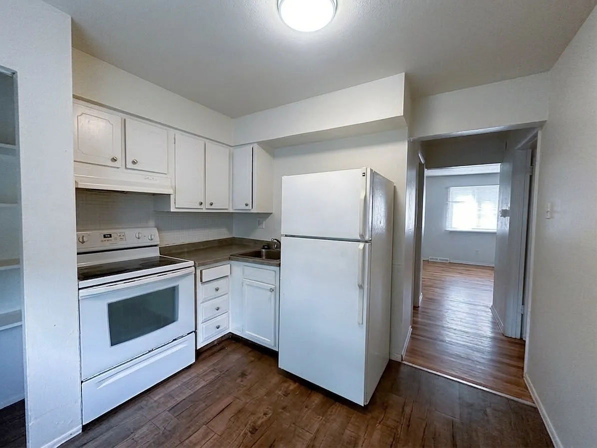 8534 N Broadway St — Photo 1