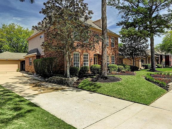 3rd image of 15411 Poplar Springs Ln