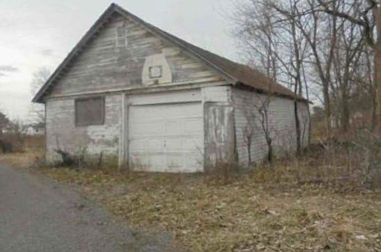 3rd image of 201 W Bennett St