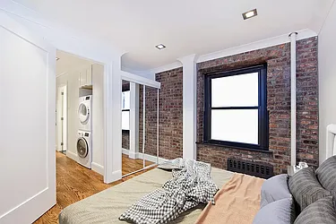 Rented by R New York