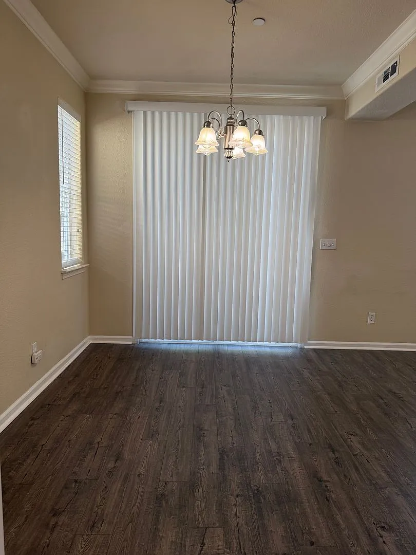 3bd/2.5ba townhome in Shasta View Gardens — Photo 4
