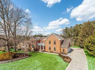 10116 Nedra Dr, Great Falls, VA 22066
