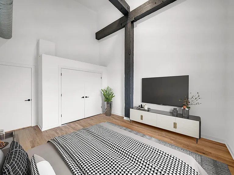 716 Madison St #301 — Photo 8