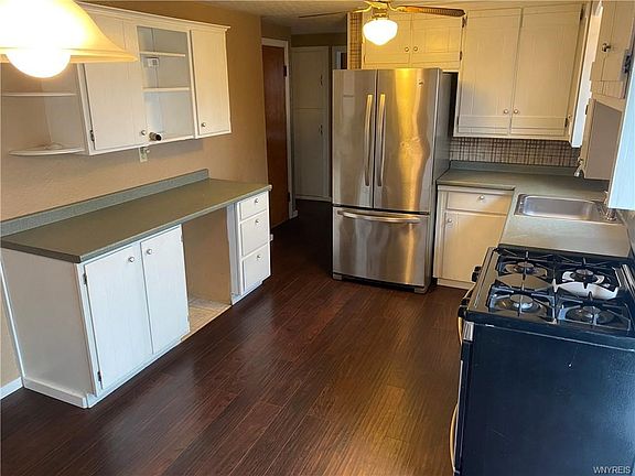 3rd image of 4818 Chapman Pkwy