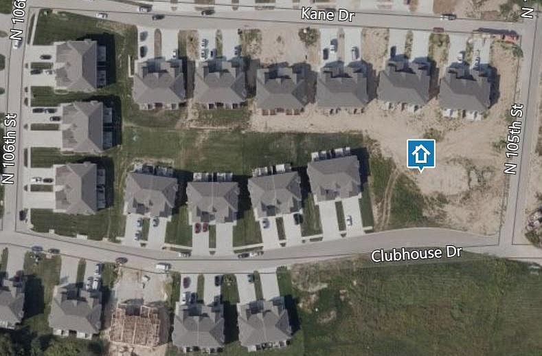 2nd image of 10514 Clubhouse Dr #10514
