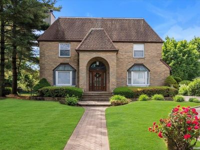 280 Park Avenue, Westbury, NY, 11590
