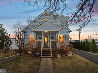 566 Linden St, Bristol, PA