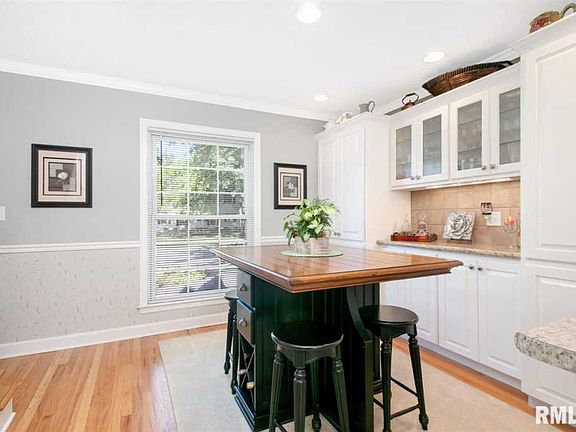 4th image of 34 Brittany Ln