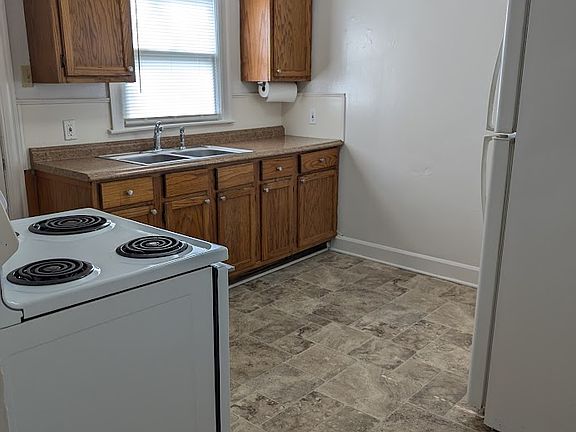 2nd image of 107 Halls Ln #2