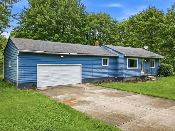 5210 Scott St, Newton Falls, OH 44444