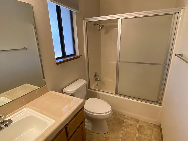 1348 E Ferguson Ct — Photo 18
