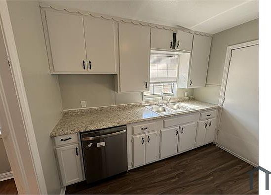 4th image of 2216 NE 24th St