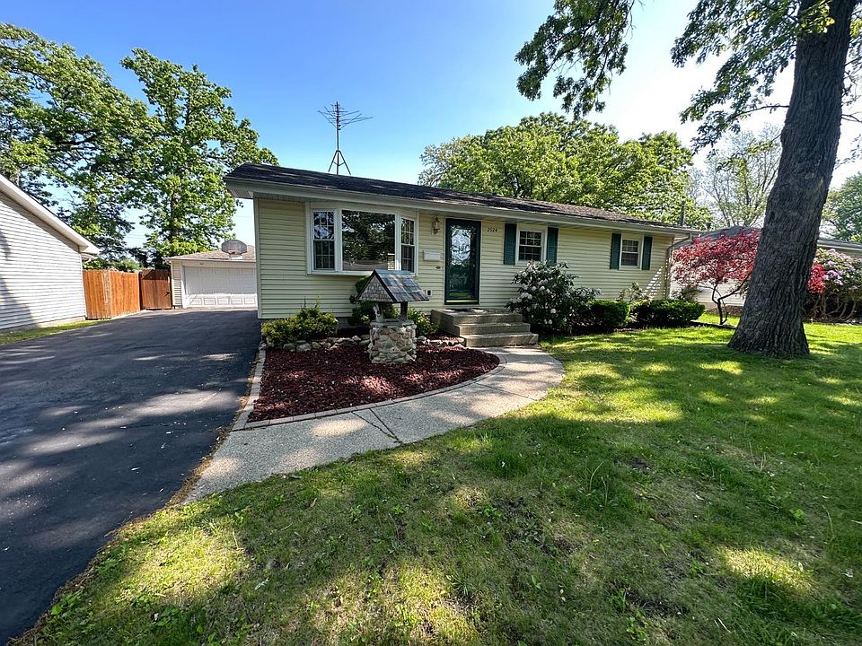 1st image of 2924 Coral Dr