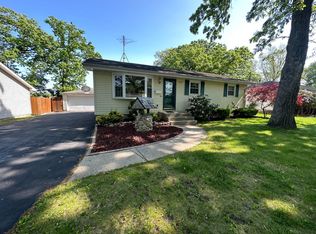 2924 Coral Dr, Hobart, IN 46342