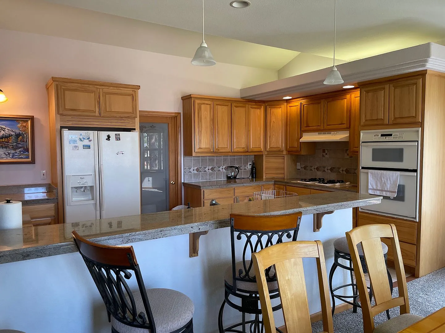 Beautiful 2 bedroom home with expansive living space and great views! — Photo 2