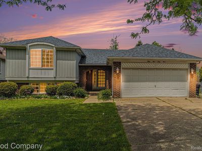 3965 Hearns Dr, Sterling Heights, MI, 48310