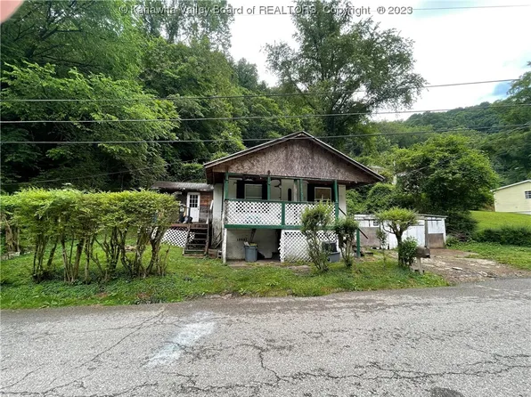 177 E Point Dr, Charleston, WV 25311