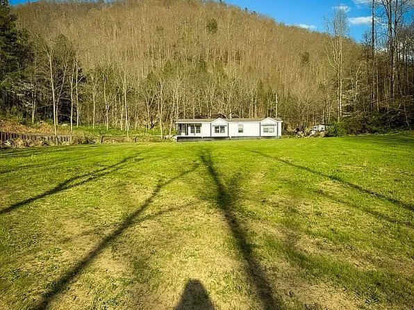 3054 Polls Creek Rd, Smilax, KY 41764