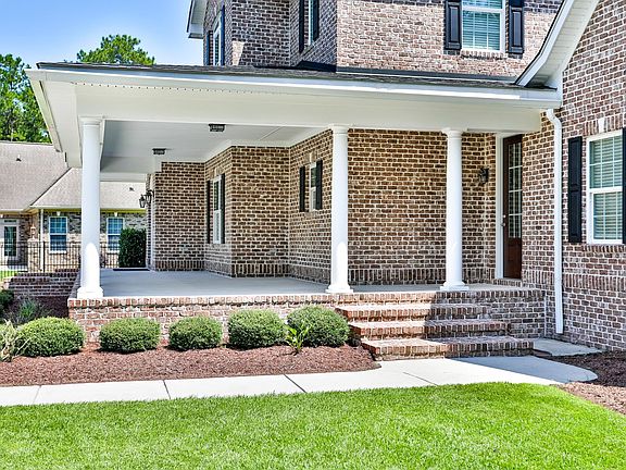 3rd image of 305 Triton Ct.