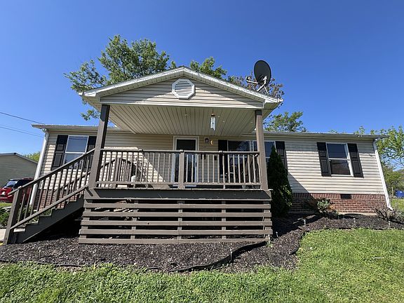 3rd image of 139 Tanner Cir