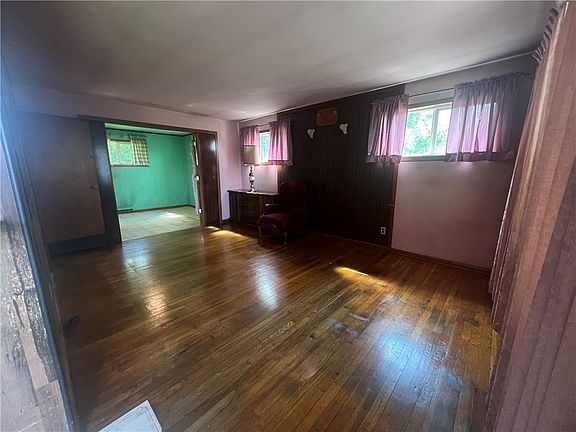 4th image of 2118 Avella Rd