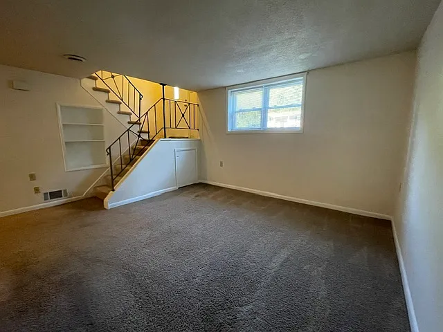 48 Dogwood Ct #E — Photo 2