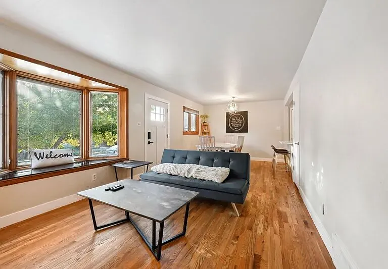 5427 Cody St — Photo 3