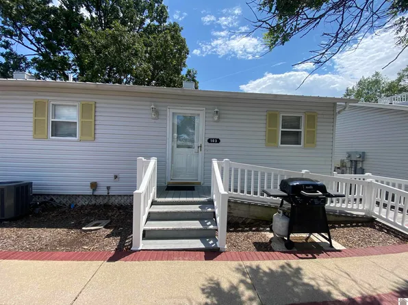 103 Harborview Dr, Grand Rivers, KY 42045