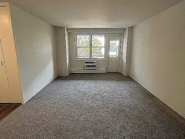 3215 Avenue H image 1 of 9