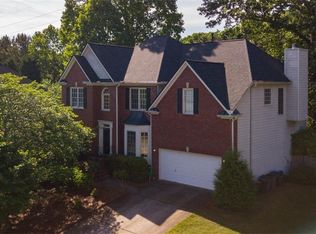 9045 Sandorn Dr, Roswell, GA 30075