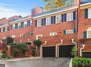 635 Jefferson Cir, Sandy Springs, GA