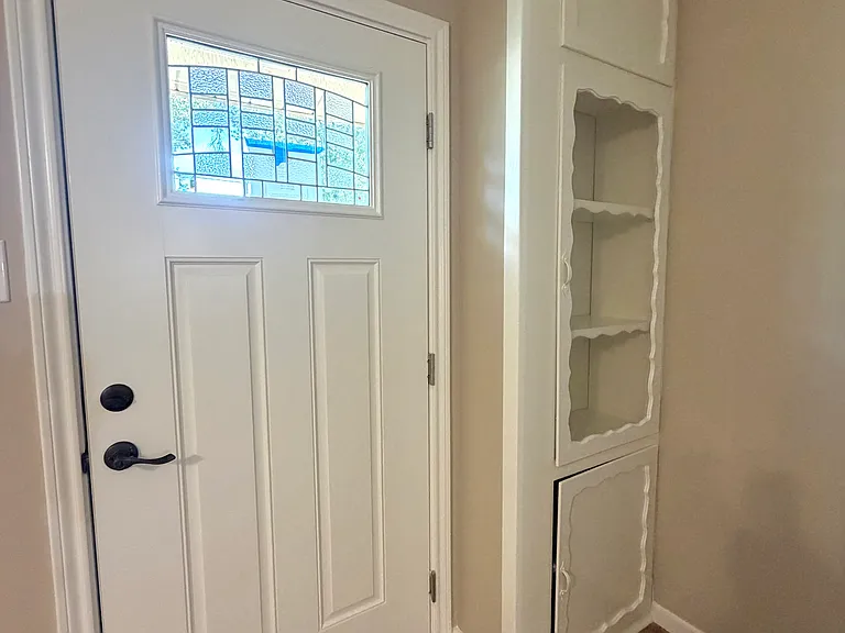 115 Crestwood Dr — Photo 3