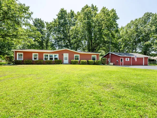 1698 E Nickerson Ave, Benton Harbor, MI 49022