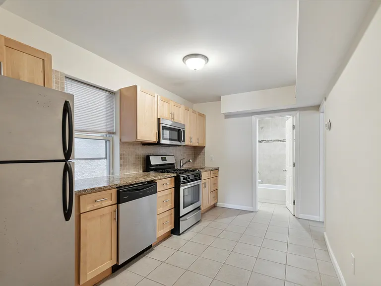 16 Spring St #1A — Photo 1