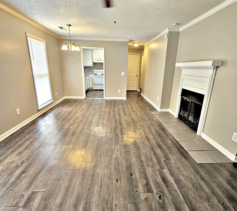 1509 Halston Cir NW