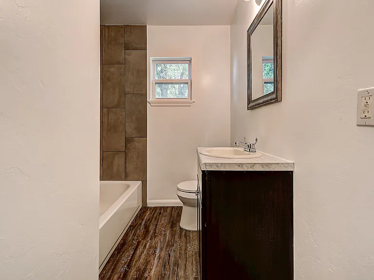 2416 SW 33rd St — Photo 24