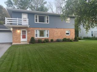 10129 W Denis Ave #10131, Hales Corners, WI 53130