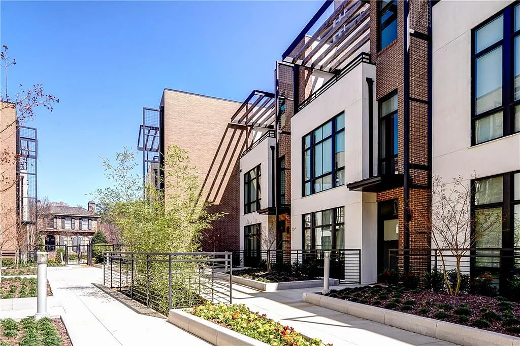 3 bed, 3.5 bath, 3500 sqft, $8,000 — Photo 1
