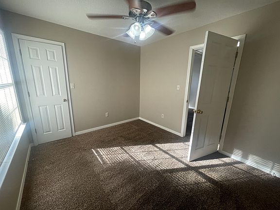 4th image of 32 Jonquil Ave
