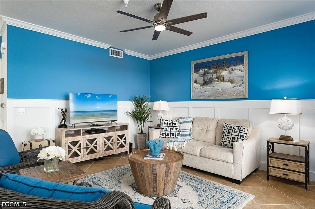 2 bed, 2.0 bath, 1162 sqft, $9,750 — Photo 2
