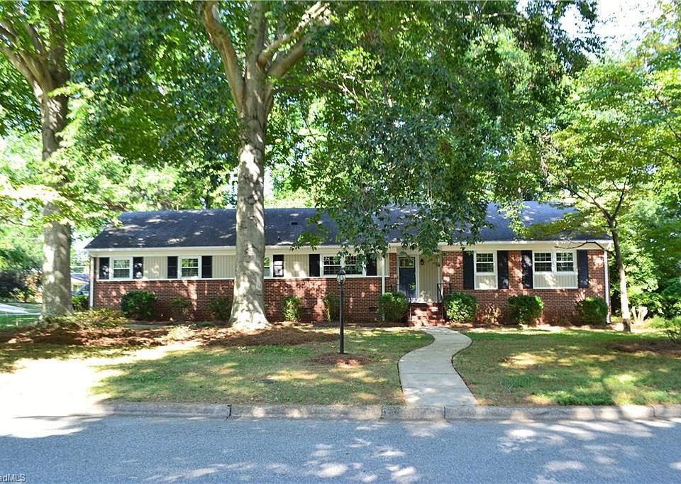 1st image of 910 Avery Pl