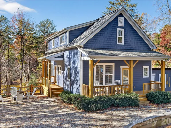 6923 Wateredge Dr, Sherrills Ford, NC 28673