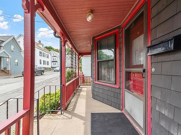 4th image of 8 Chase St