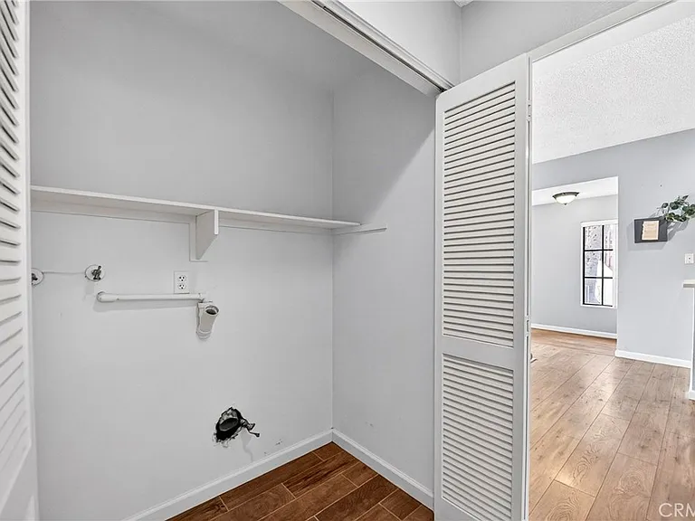 8615 Meadow Brook Ave #101 — Photo 8
