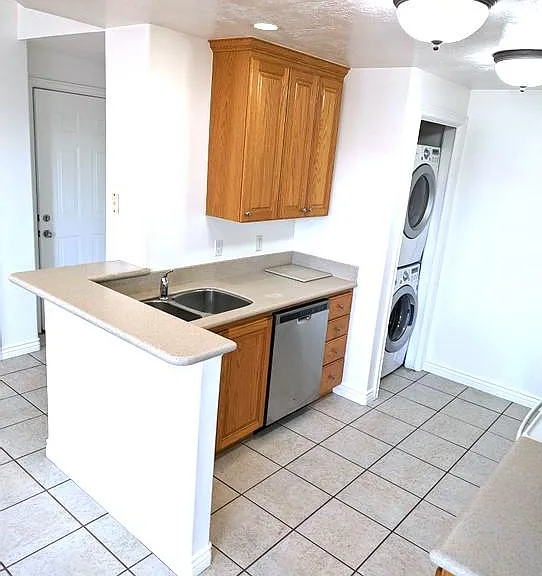 272 W 400 N — Photo 11