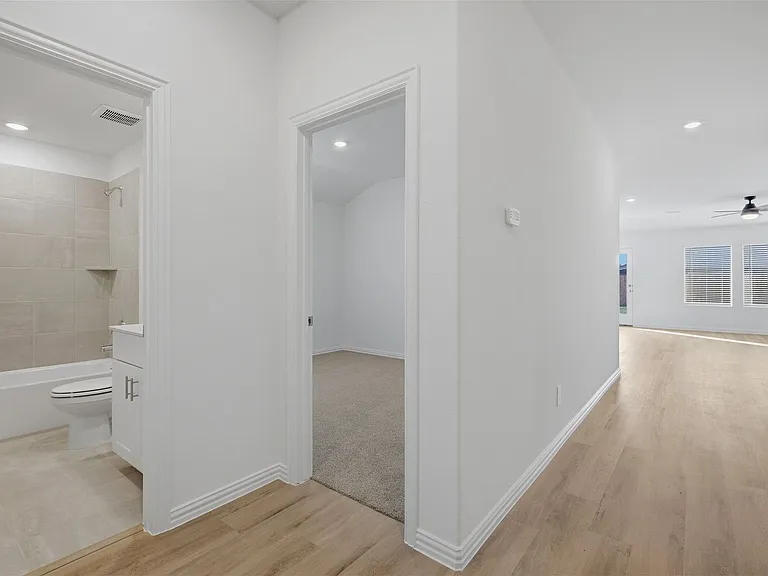 2222 Rannoch St — Photo 5