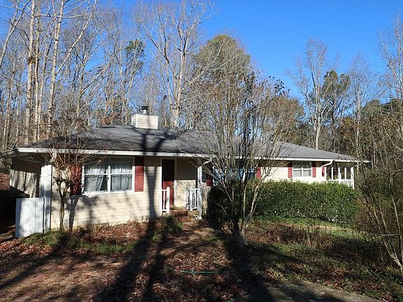 4th image of 629 War Hill Park Rd