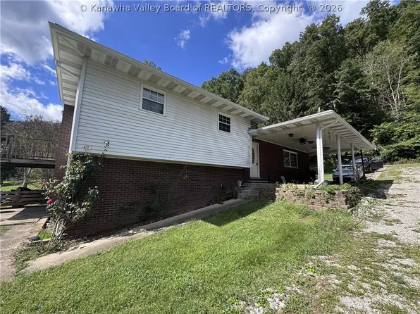 17970 Elk River Rd N, Clendenin, WV 25045